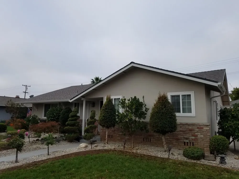 Slide of Wang's Roofing