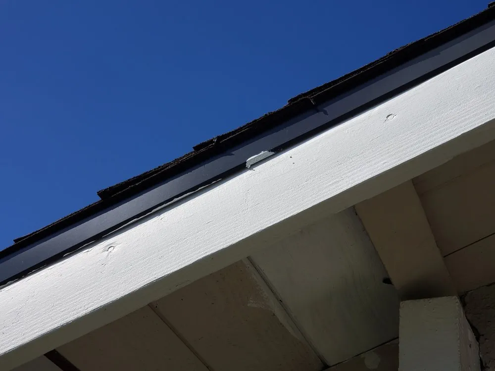 Slide of Wang's Roofing