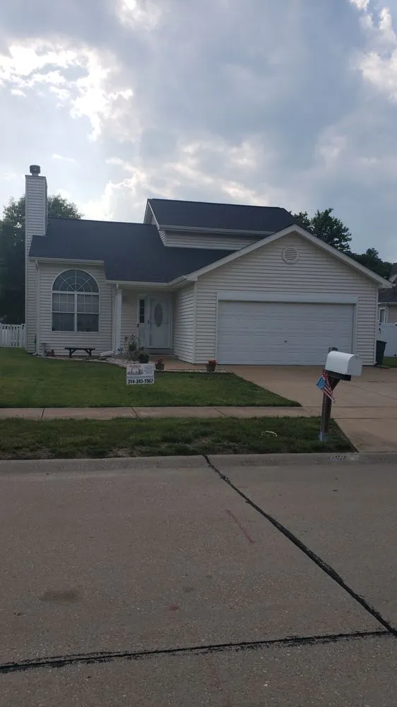 Professional storm damage roof repair experts serving St. Louis, MO - We Show Up Services