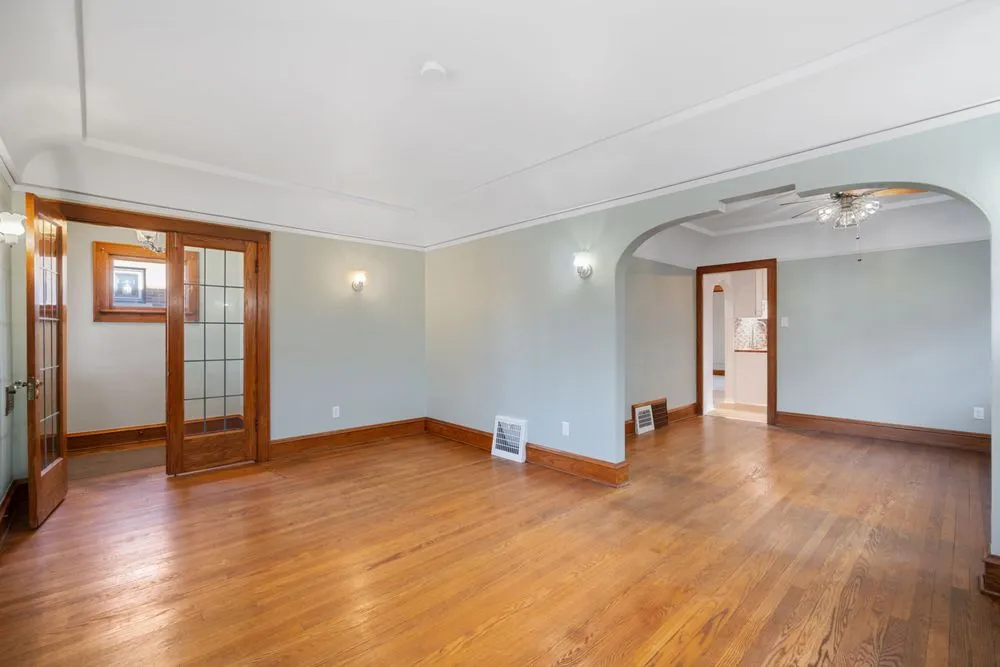 Slide of Weather Right Construction