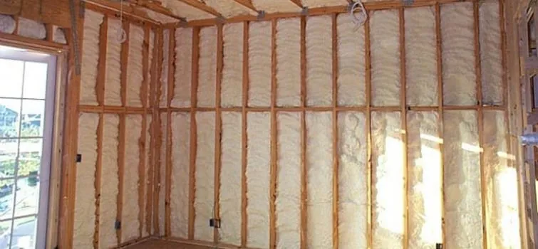 Top-rated storm damage roof repair for residential properties in Arlington Height, IL by Weather Shield Construction