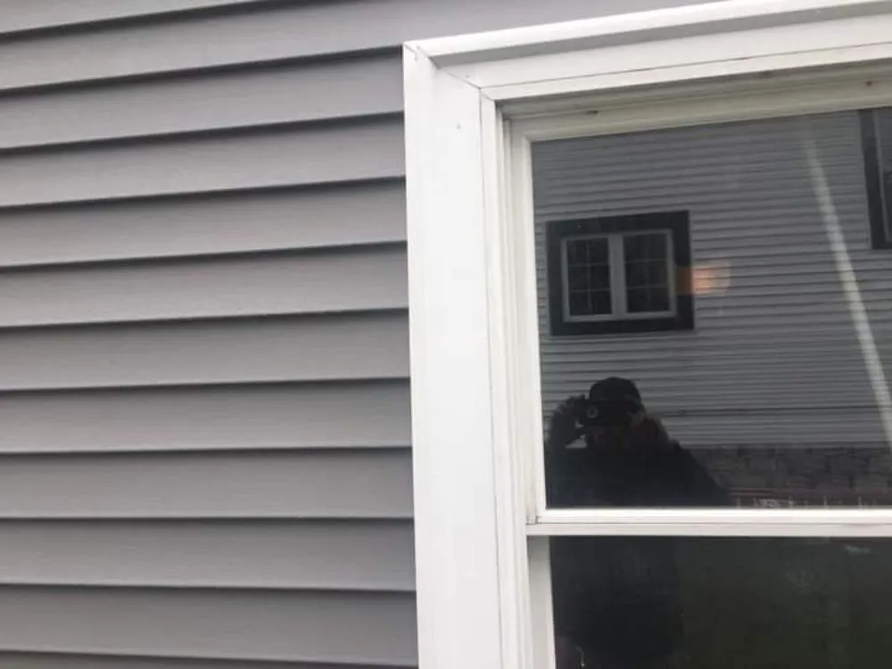 Slide of wells contracting