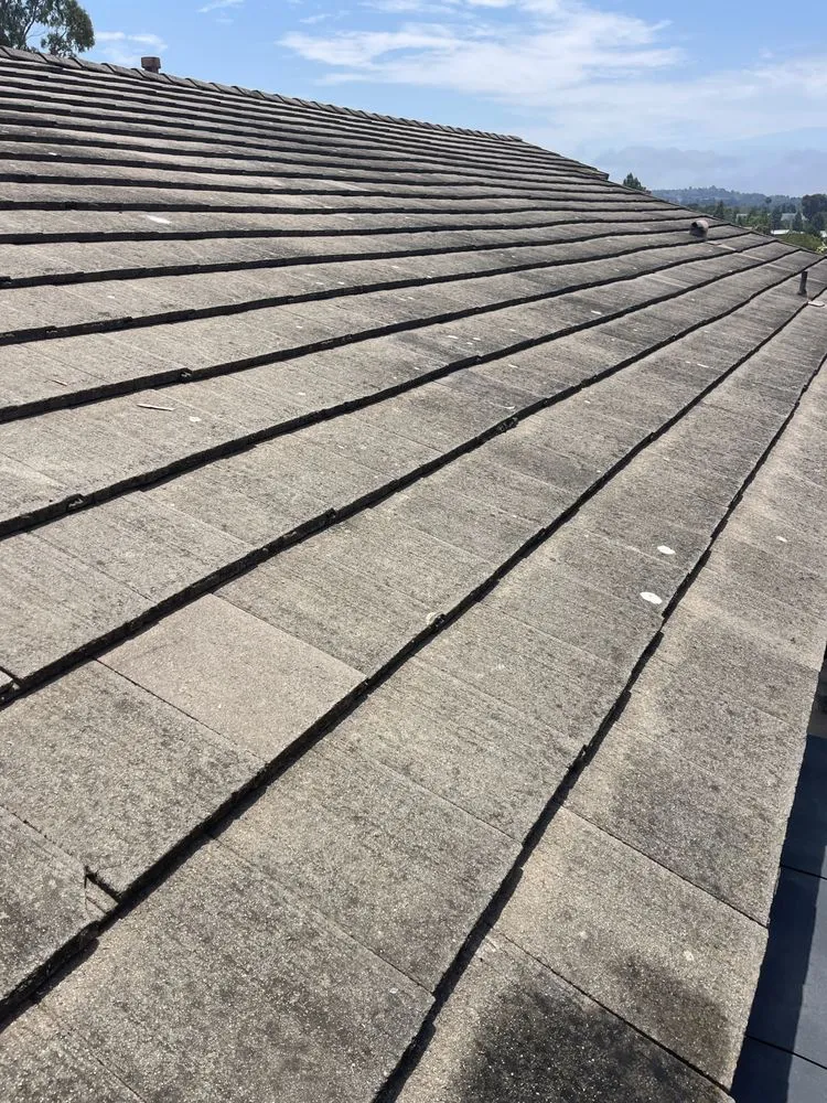 Slide of Wences Roofing Team