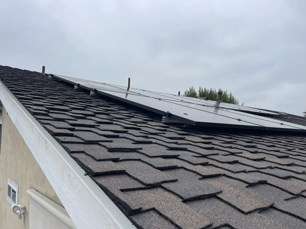 Slide of Wences Roofing Team