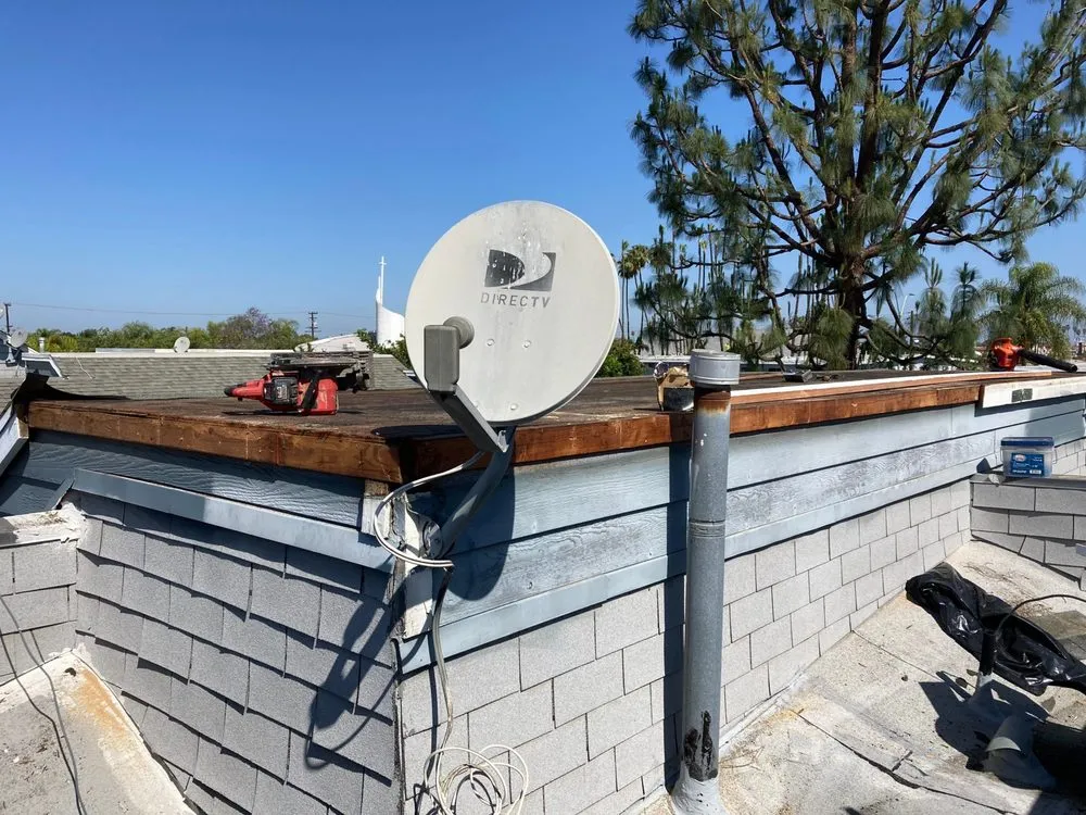 Slide of Wences Roofing Team