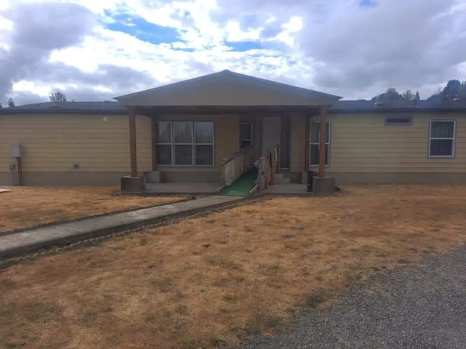 Local shingle roofing service same-day service in Toledo, WA by West Side Home Improvements