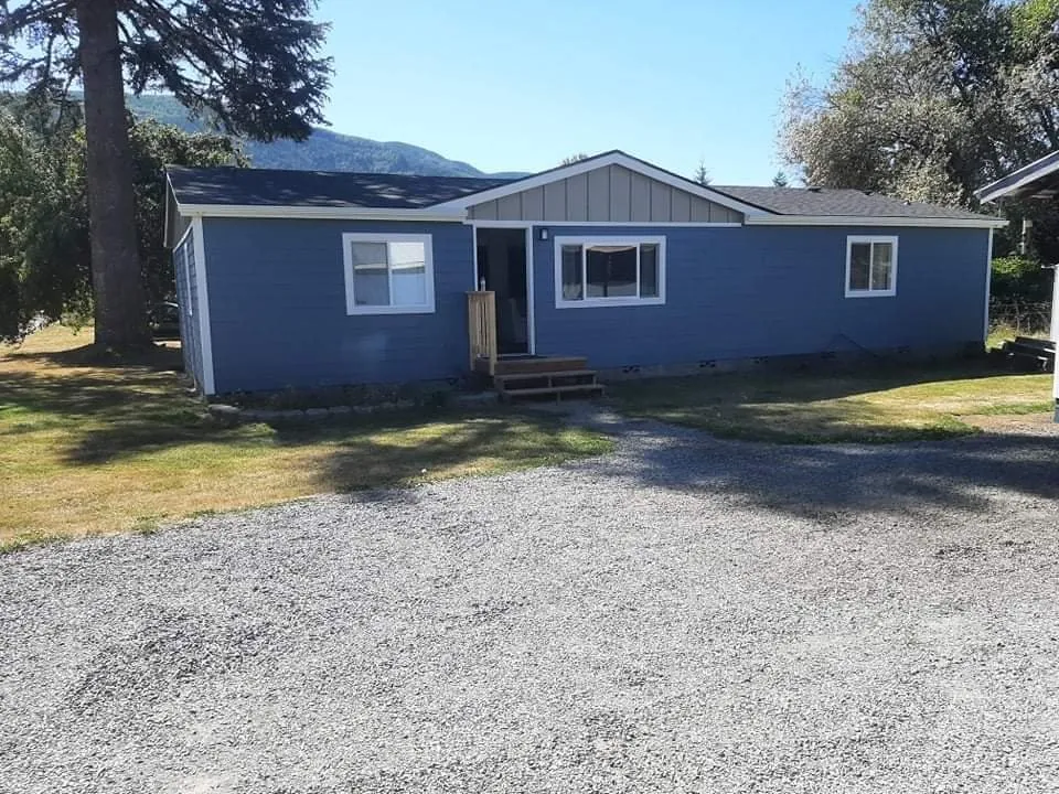 Reliable shingle roofing service same-day service across Toledo, WA - West Side Home Improvements