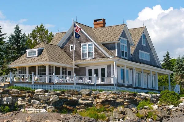 Weymouth Roofing Masters Logo