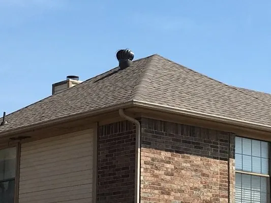 WH Construction & Roofing Logo