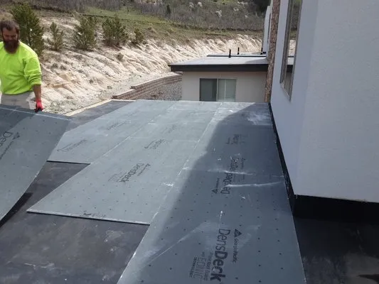 Whispering Mountains Contracting Logo