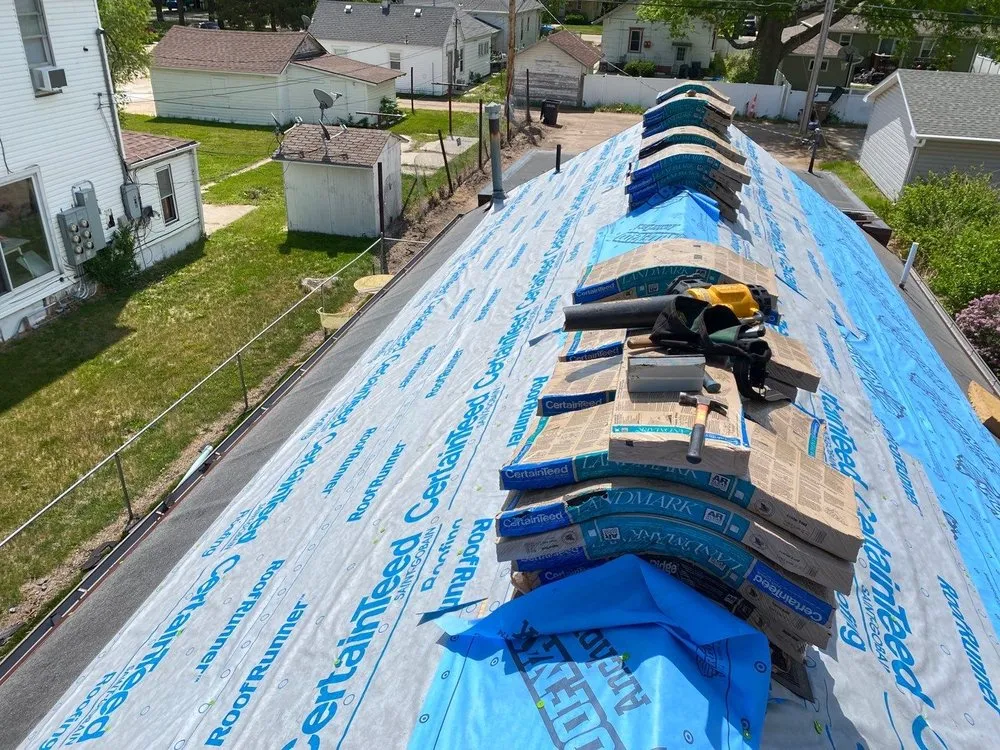 Slide of White Castle Roofing - Grand Island