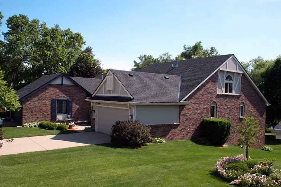 Slide of White Castle Roofing - Omaha