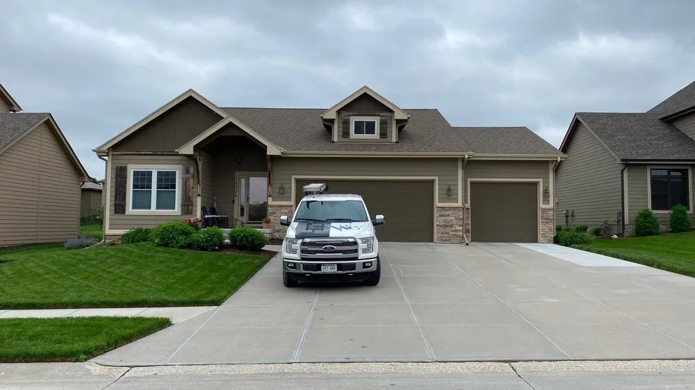 Slide of White Castle Roofing - Omaha