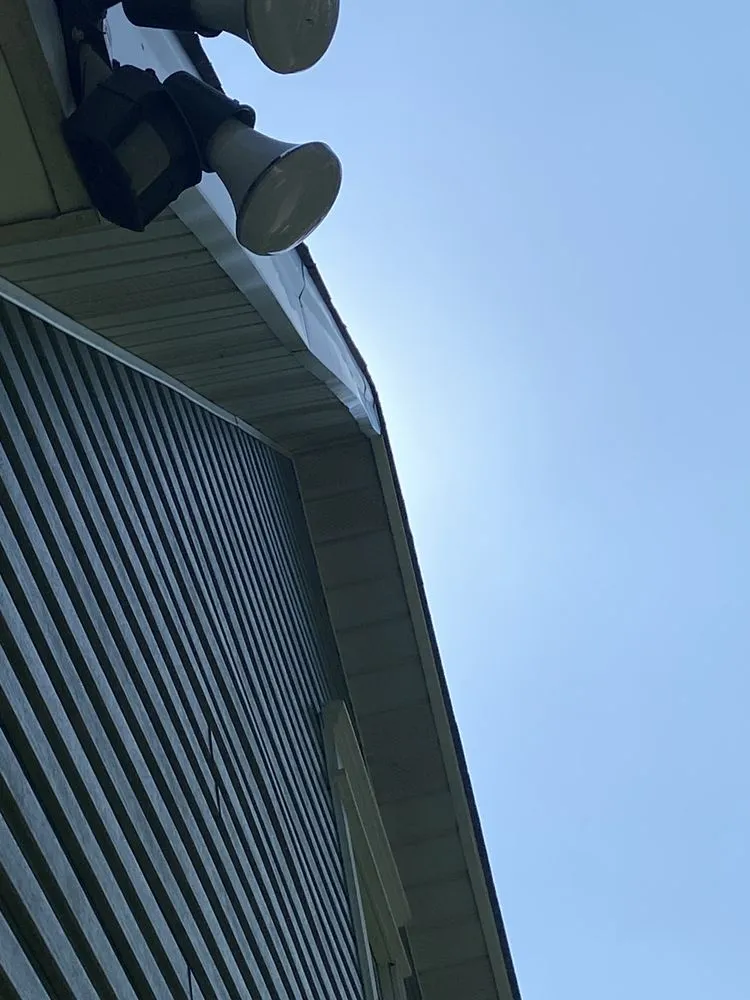 Slide of Whitehouse Roofing & Window