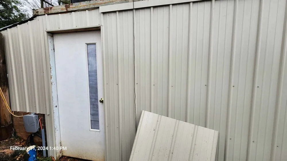 Slide of Whittsroofing