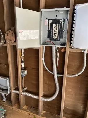 Wicks Roofing & Wicks Solar - Ventura Logo