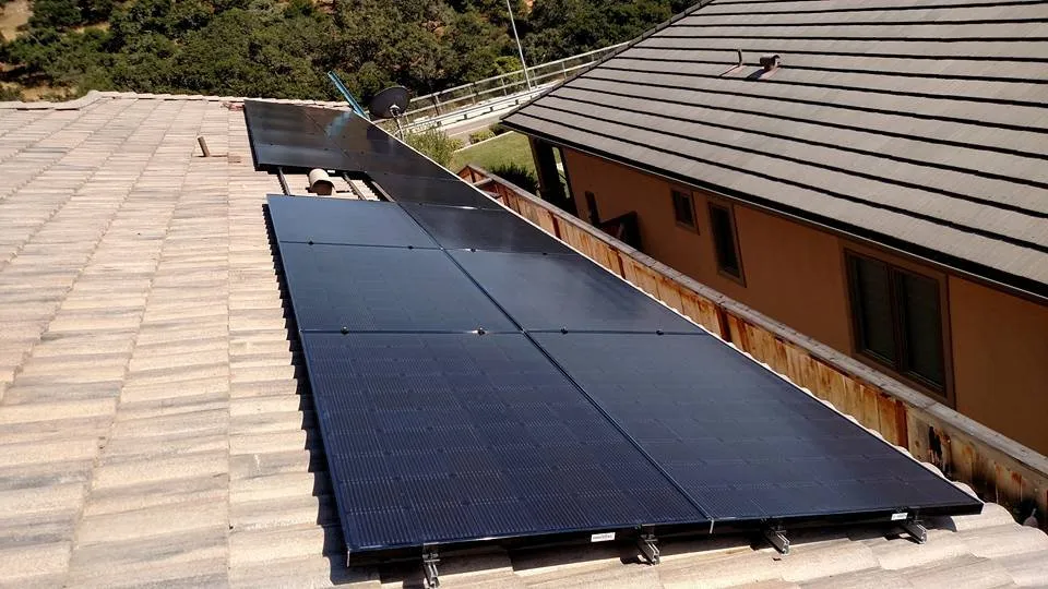 Slide of Wick's Roofing