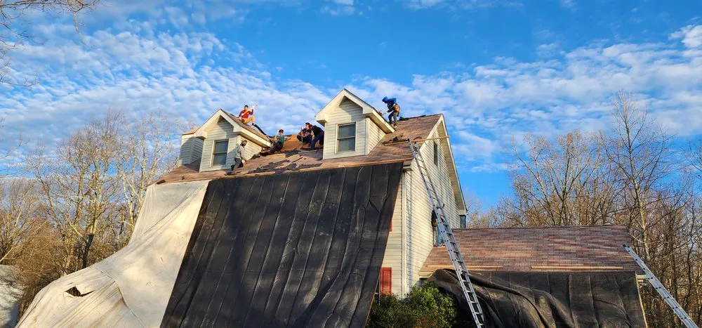 Professional shingle roofing service experts serving Henryville, PA - Widdoss Roofing