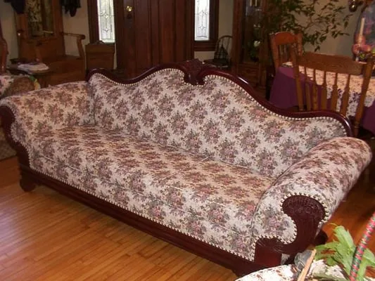 Wiewel Custom Upholstery Logo