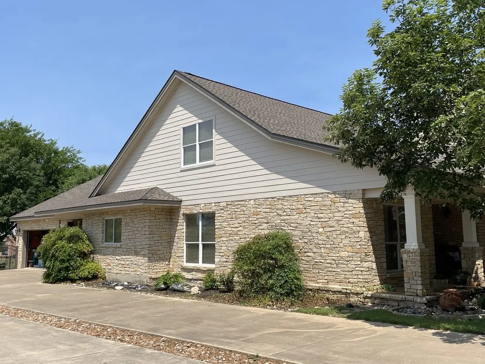 Slide of Willi Roofing Services