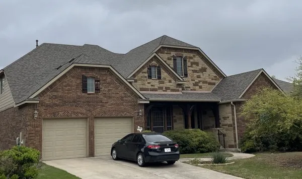 Willi Roofing Services Logo