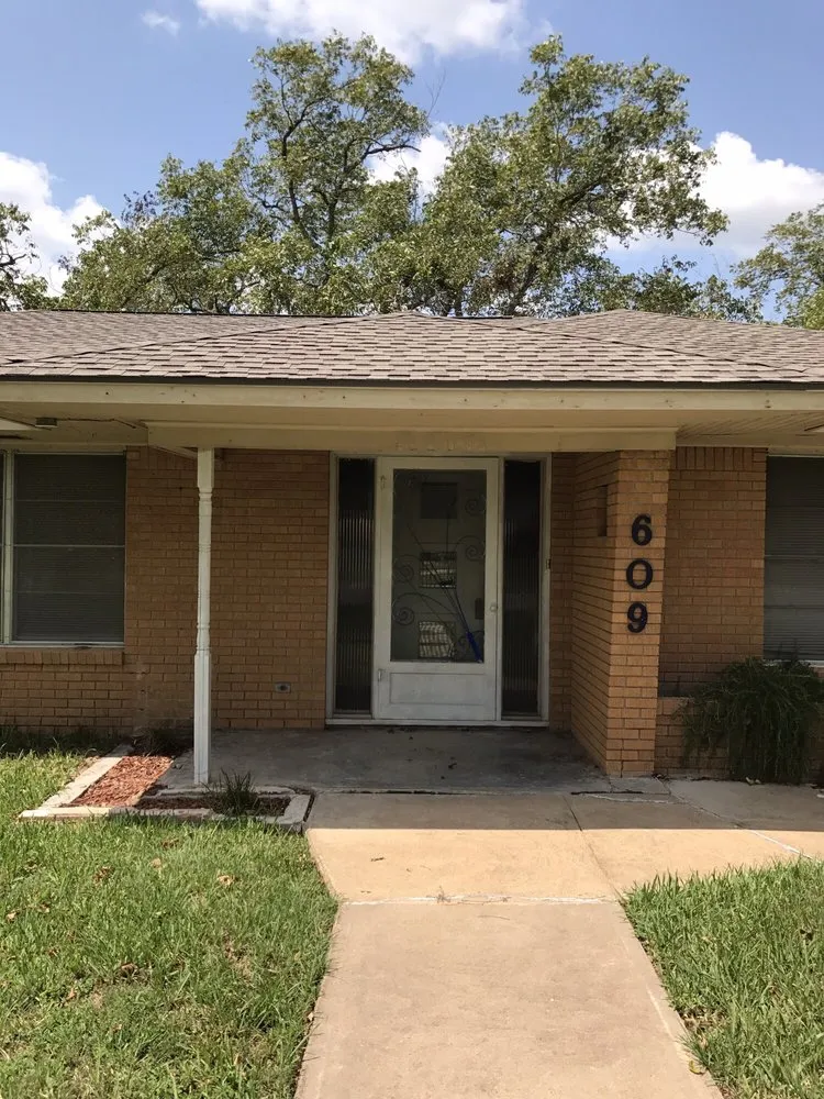 Slide of Williams Roofing and Exteriors