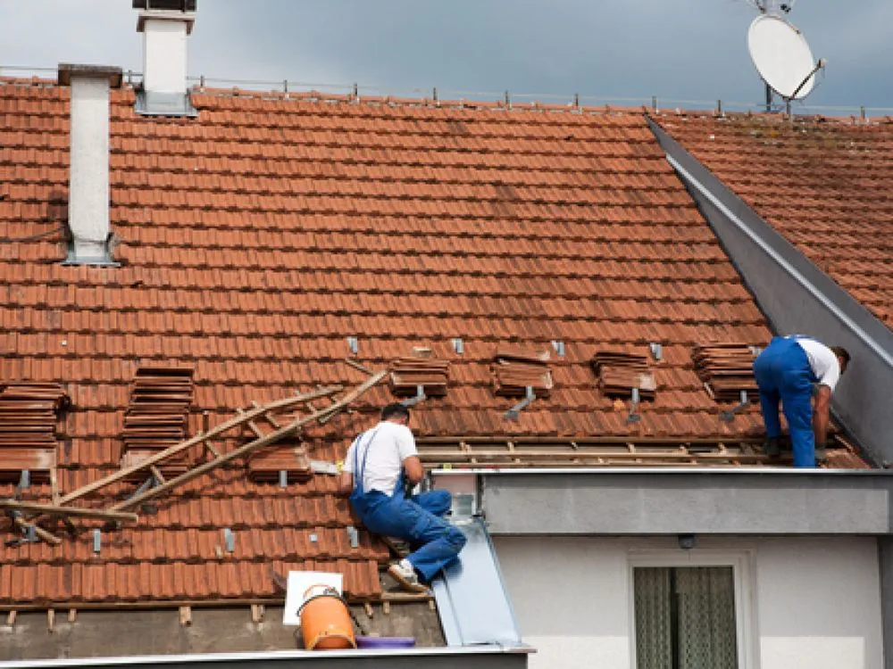 Licensed roof installation in Cynthiana, IN - Willis Construction