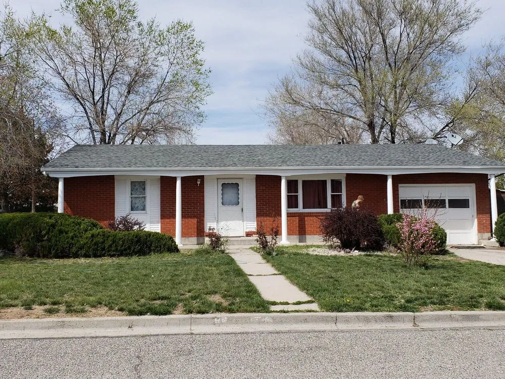 Slide of Willow Exterior Renovation & Construction