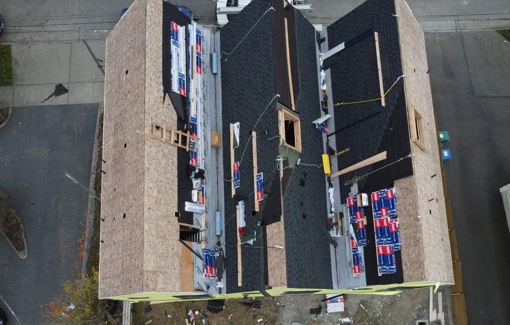 Slide of Willy Roofing & Const