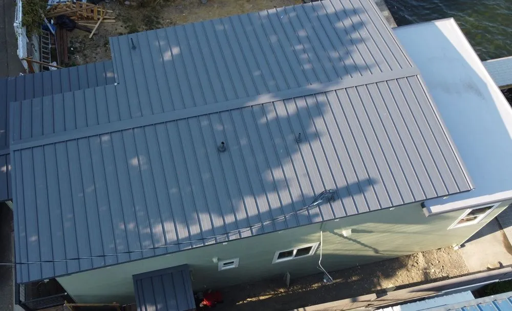 Slide of Willy Roofing & Const