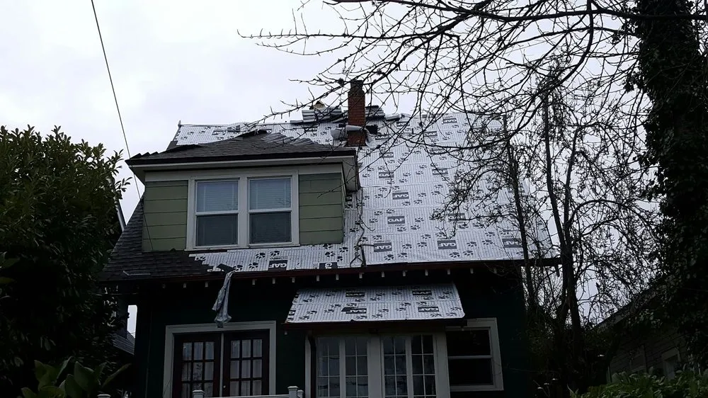 Slide of Window and Roof Depot