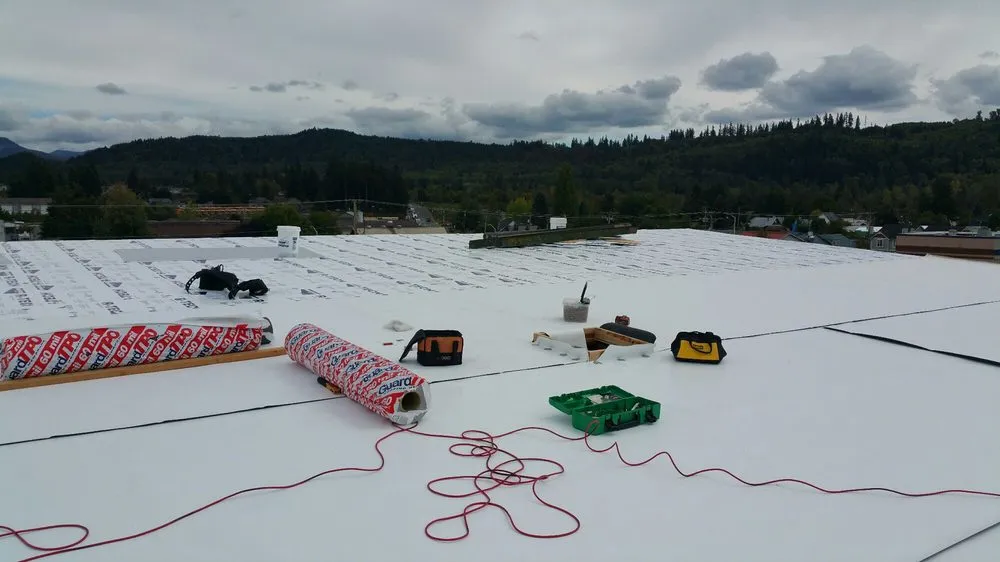 Slide of Window and Roof Depot