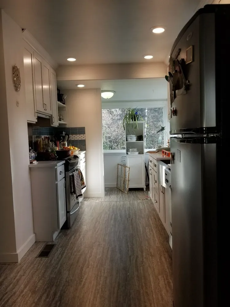 Slide of Window and Roof Depot