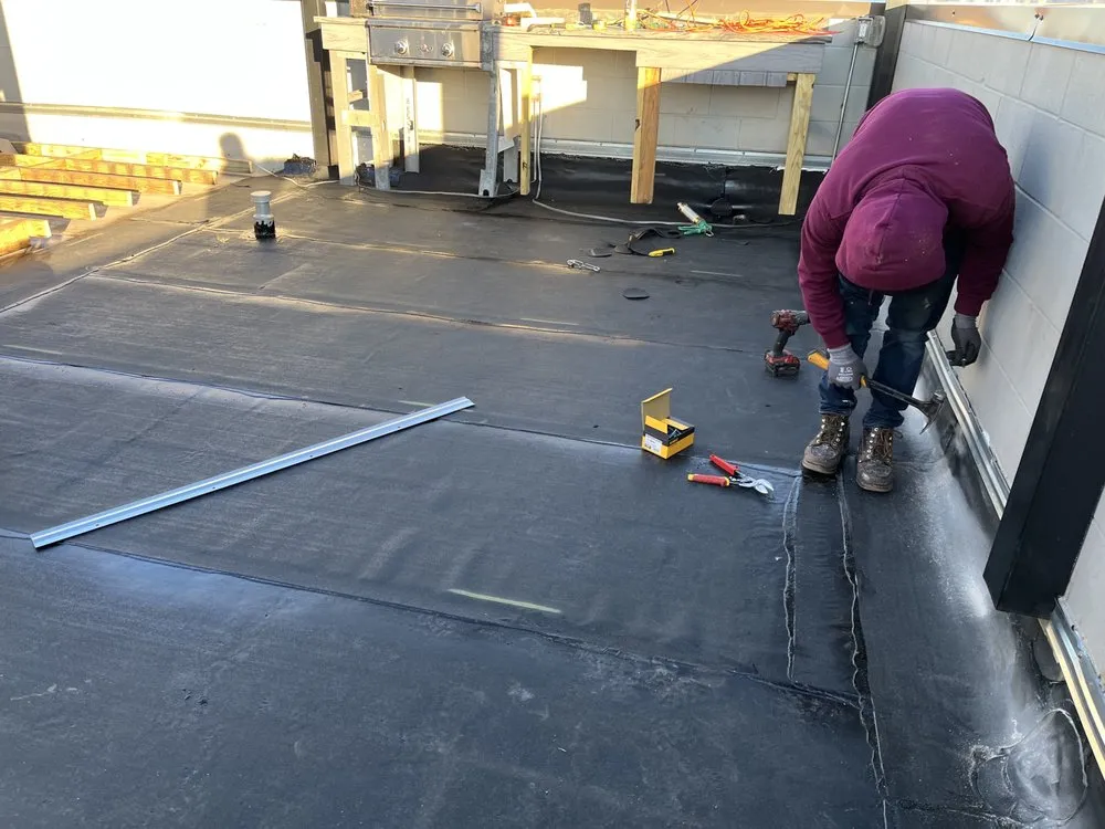 Slide of Windy City Flat Roof