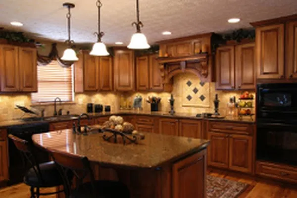 Winegardner Roofing & Remodeling Logo
