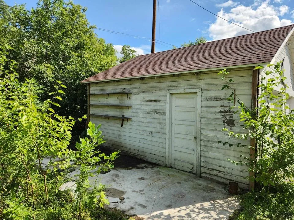 Slide of Wisco Roof and Renovation