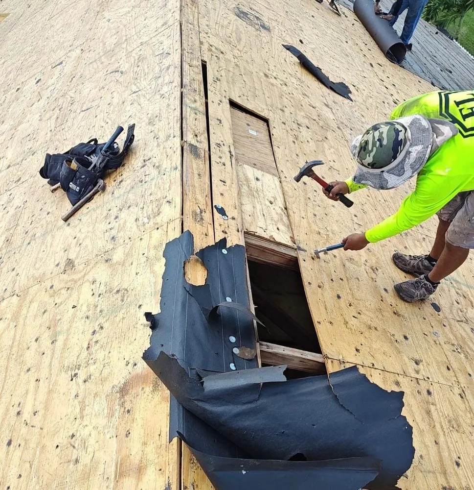 Slide of Wofford Roofing