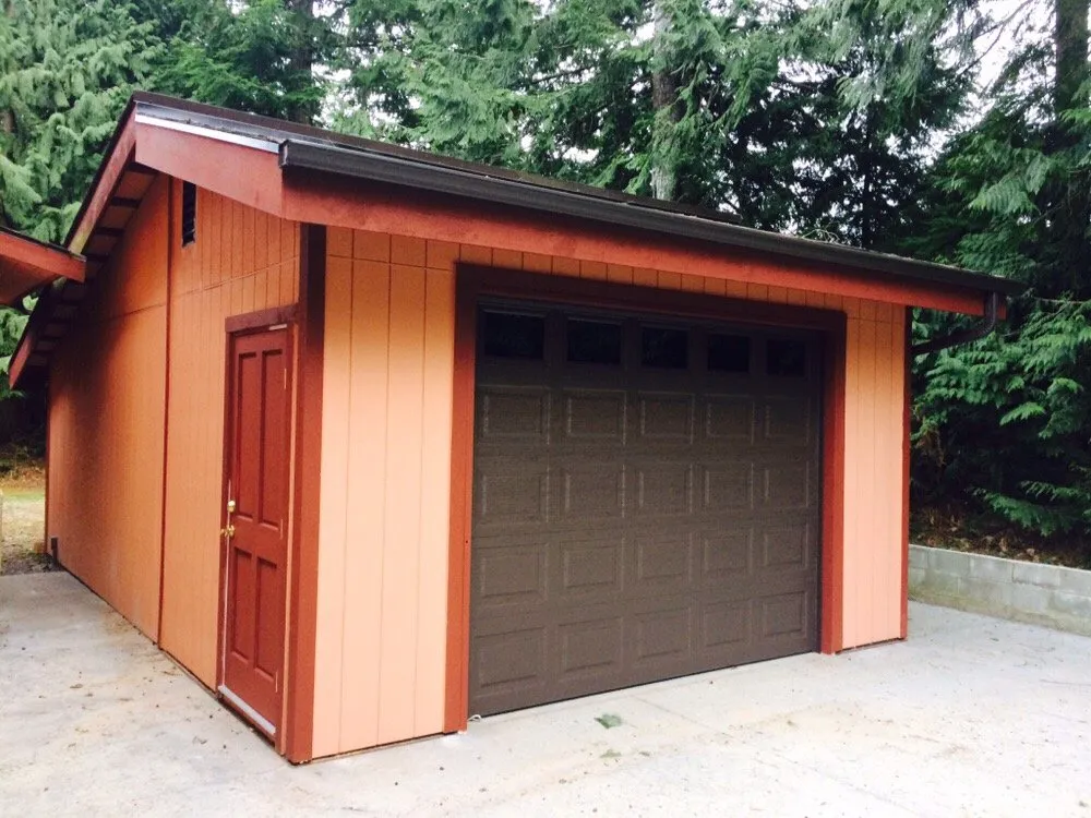 Emergency roof repair experts serving Sedro-Woolley, WA - Wolverine Construction