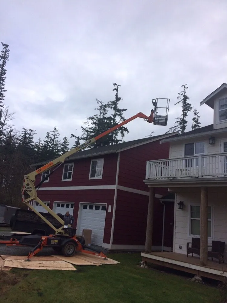 Reliable residential roofing service in Sedro-Woolley, WA by Wolverine Construction