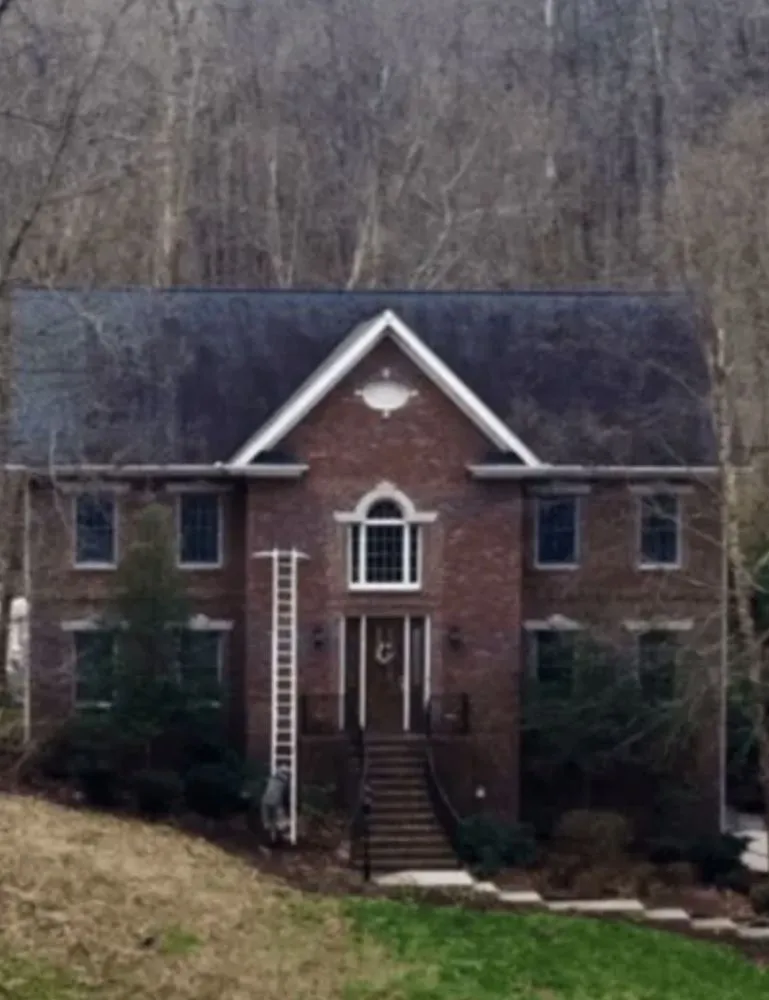 Slide of Wonder Wash Exterior