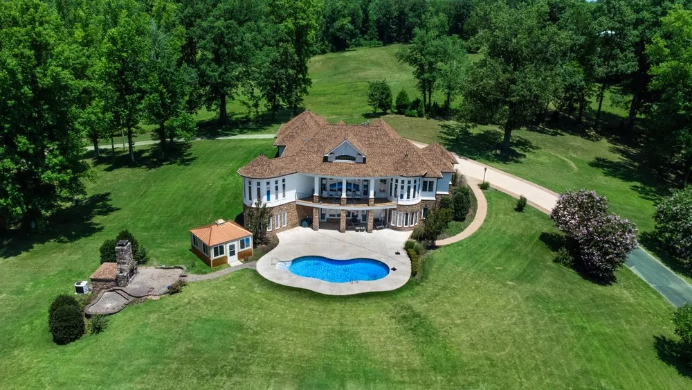 Slide of Woodall Roofing & Exteriors