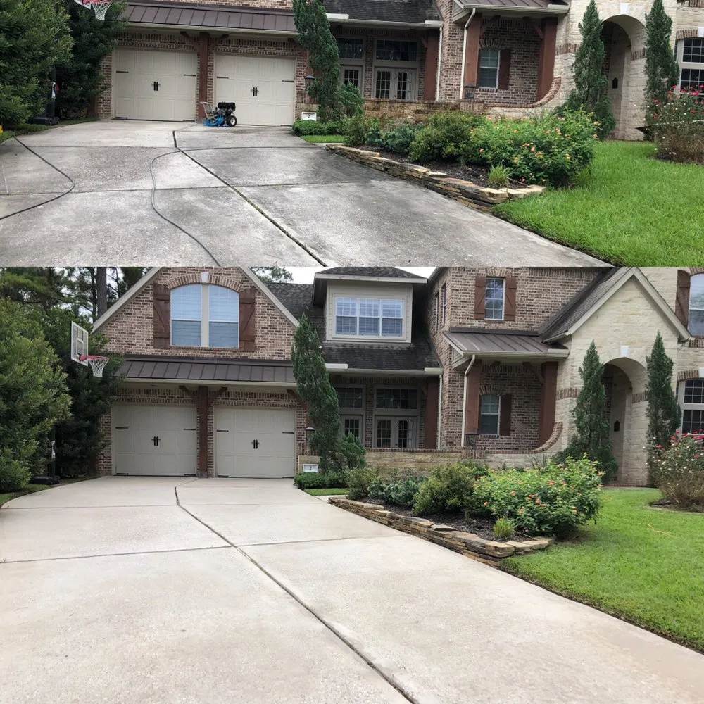 Slide of Woodlands Roof Cleaning & Pressure Washing