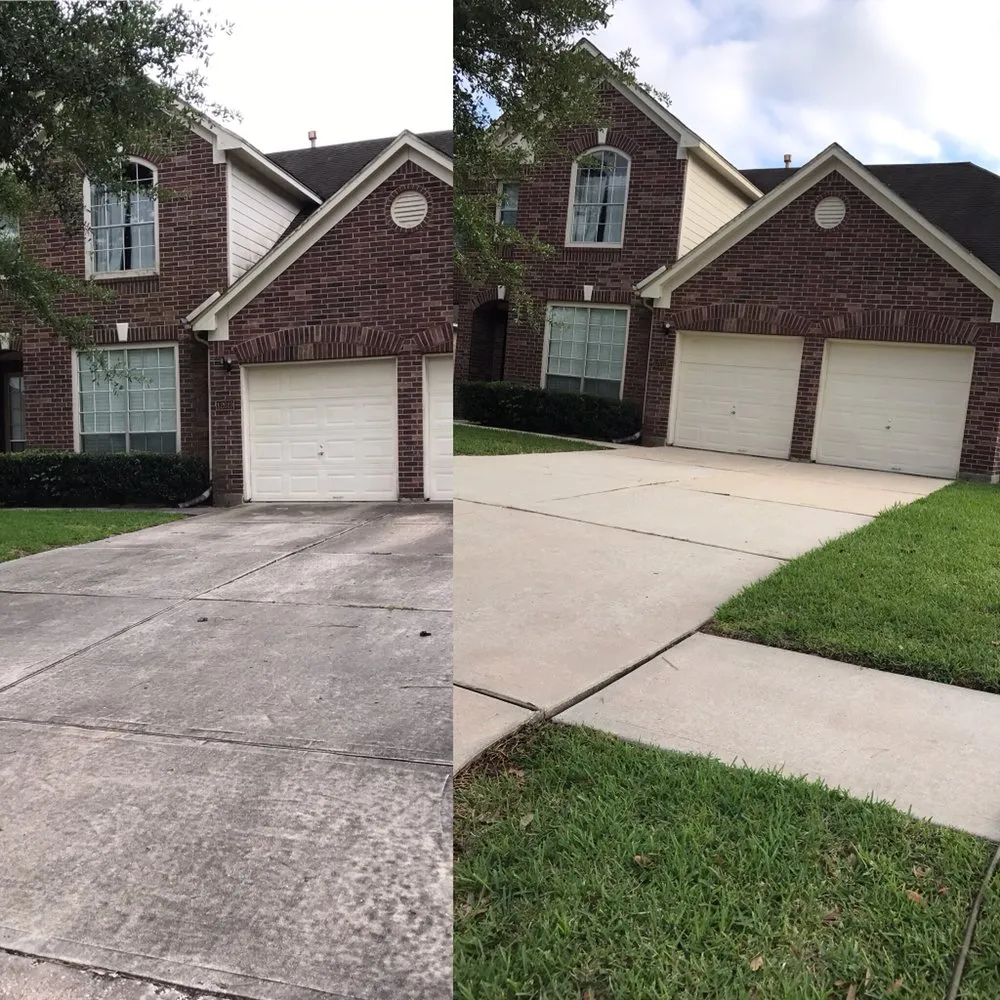 Slide of Woodlands Roof Cleaning & Pressure Washing