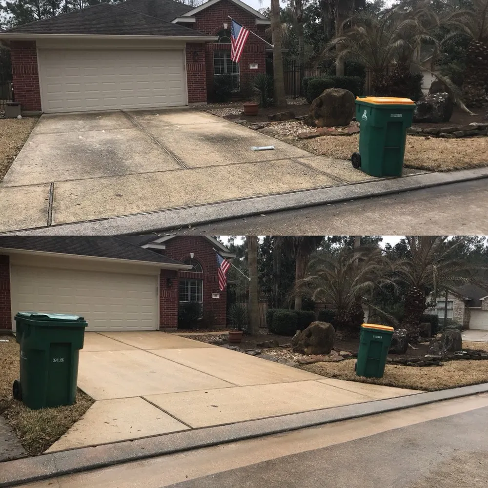 Slide of Woodlands Roof Cleaning & Pressure Washing