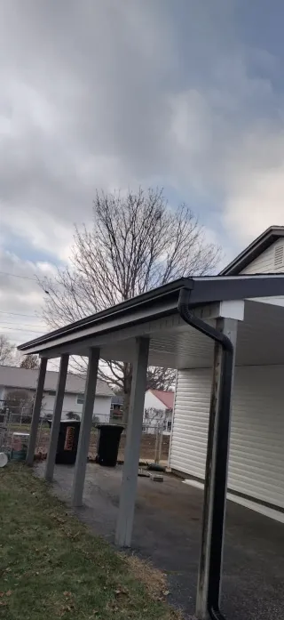Expert shingle roofing service experts serving Kirkersville, OH - Woodring Gutters and Contracting