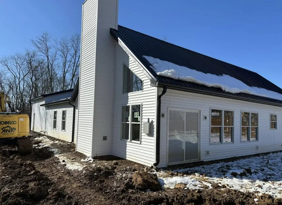 Professional flat roof repair for fast service in Kirkersville, OH by Woodring Gutters and Contracting