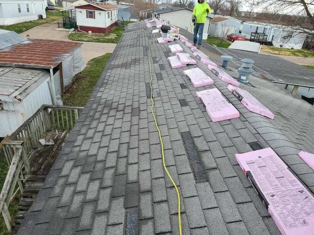Emergency roof leak repair same-day service across Reasnor, IA - World Wide Construction