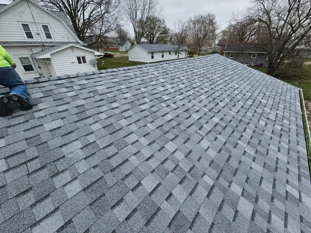Top-rated roof installation in Reasnor, IA by World Wide Construction