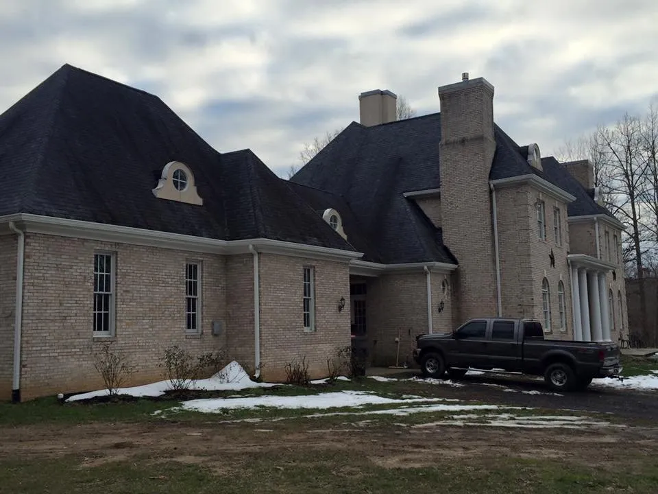 Emergency roof repair for residential properties in Mineral, VA by WorldWide Roofing