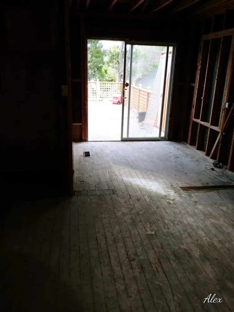 Slide of WR Solutions and Remodeling